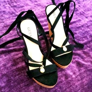 GUESS Shoes nwot sz 9